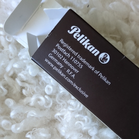 Pelikan Pen Holder - Picture 3 of 5